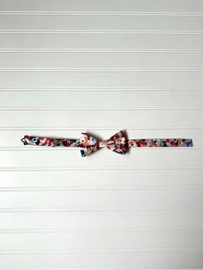 Holiday Dog Pattern Bow Tie - Red/White